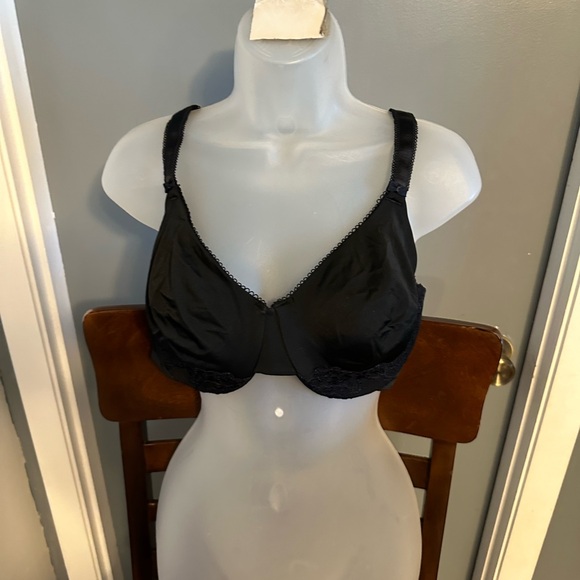 Vanity fair 38D with wireless - Picture 1 of 5